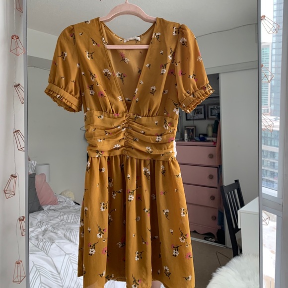 Urban Outfitters Dresses & Skirts - Fun, floral summer dress from Urban Outfitters